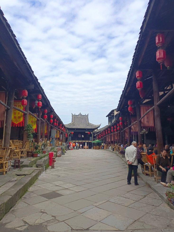 逃离无人大住宅